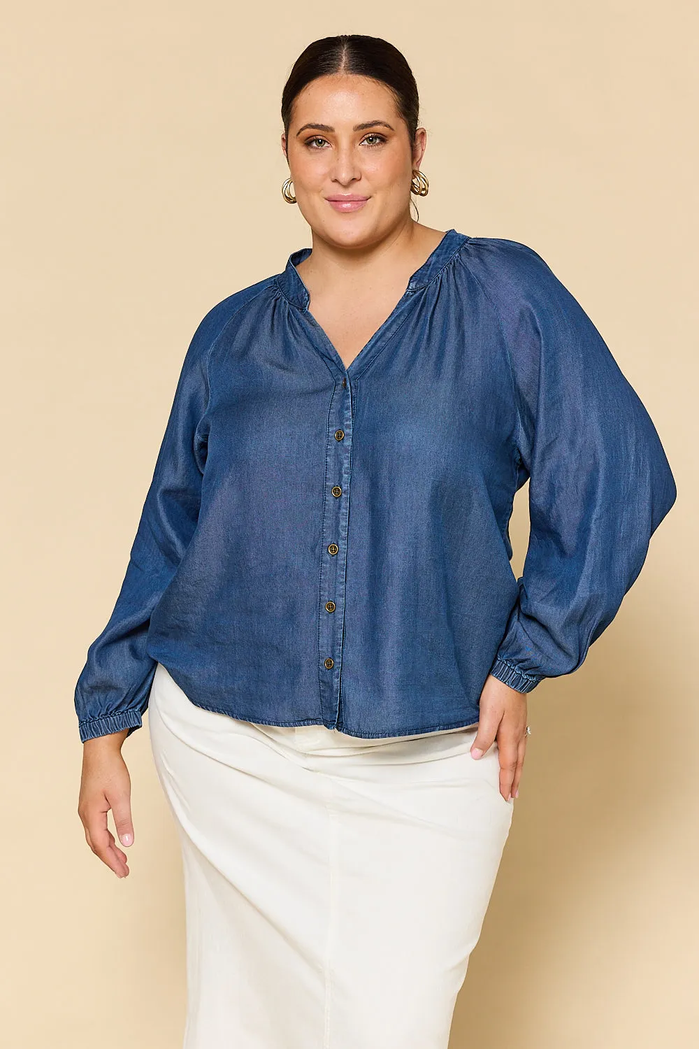 Kitty Shift Tencel Top in Mid Wash